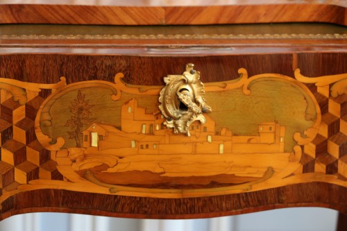 Table à écrire dite « à la Pompadour » estampillée Léonard Boudin - Mobilier Style Louis XV
