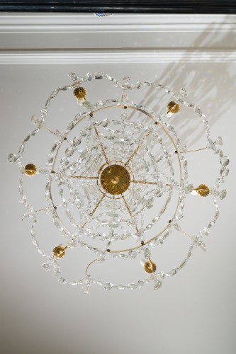 Louis XVI - Lustre Louis XVI en cristal et bronze doré à six bras de lumière