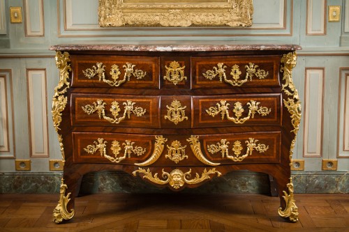 Commode Louis XV, estampillée Criaerd et JME - Mobilier Style Louis XV