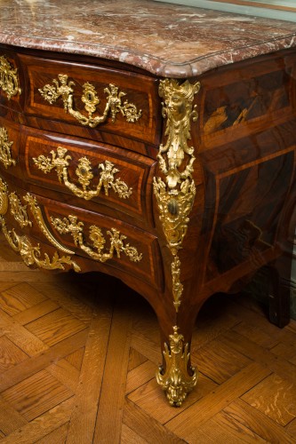 Mobilier Commode - Commode Louis XV, estampillée Criaerd et JME