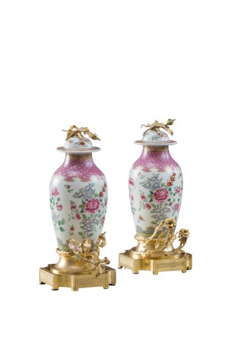 Paire de vases en porcelaine de Chine