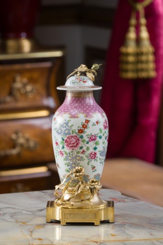 Objet de décoration Cassolettes, coupe et vase - Paire de vases en porcelaine de Chine