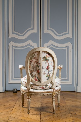 Suite de quatre fauteuils en médaillon d'époque Louis XVI - Galerie Pellat de Villedon