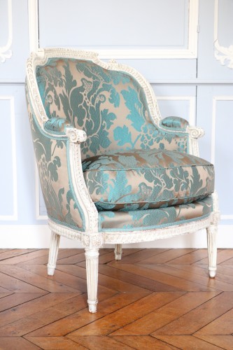 Sièges Fauteuil & Bergère - Paire de bergères à dossier en chapeau de gendarme d'époque Louis XVI