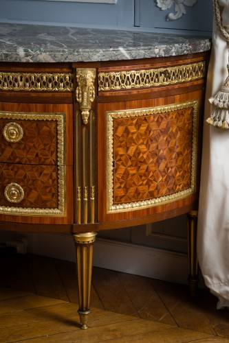 Antiquités - Commode demi-lune d'époque Louis XVI