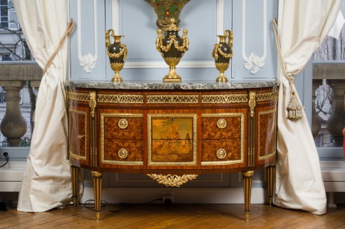 Antiquités - Commode demi-lune d'époque Louis XVI