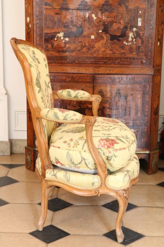 Sièges Fauteuil & Bergère - Paire de fauteuils Louis XV  estampillée J. Boucault