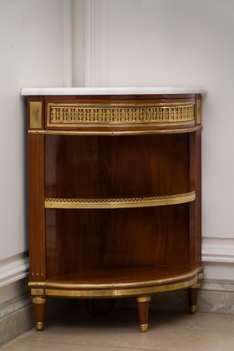 Mobilier Encoignure - Paire d’encoignures estampillées G.Dester provenant du château de Dampierre