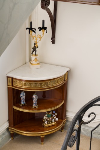 Paire d’encoignures estampillées G.Dester provenant du château de Dampierre - Galerie Pellat de Villedon