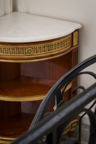 Paire d’encoignures estampillées G.Dester provenant du château de Dampierre - Louis XVI