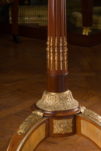 XVIIIe siècle - Guéridon en acajou estampillé Martin Carlin et JME