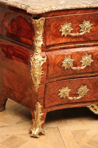 Commode tombeau d'époque Louis XV - Galerie Pellat de Villedon