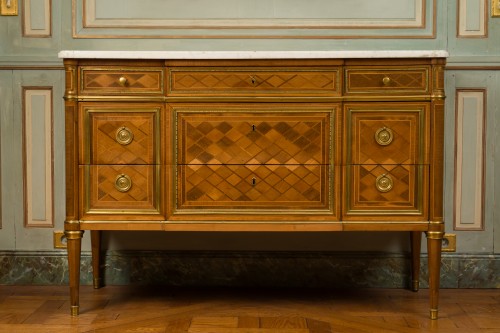 Mobilier Commode - Commode Louis XVI, estampillé Weisweiler