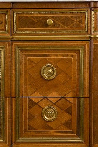 Commode Louis XVI, estampillé Weisweiler - Louis XVI