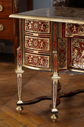 XVIIIe siècle - Bureau Mazarin en marqueterie Boulle