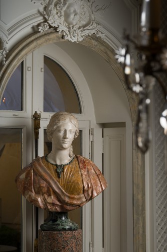 Paire de bustes XVIIIe en marbre - Sculpture Style Louis XV