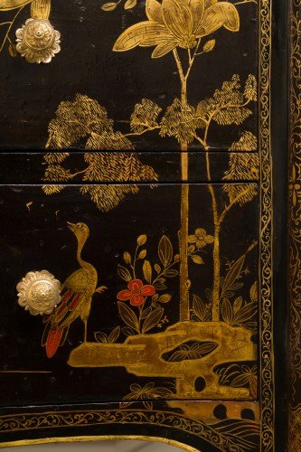 Louis XV - Commode sauteuse d’époque Louis XV, estampillée Delorme, laquée à la manière du japon