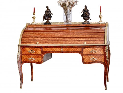 Bureau à cylindre estampillé Tuart et Boudin