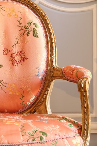Antiquités - Suite de quatre fauteuils Louis XVI de Nadal l'Ainé