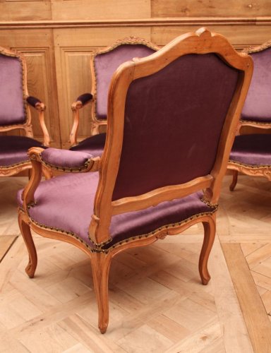 Antiquités - Quatre fauteuils estampillés de Jean Avisse