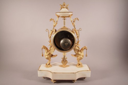 Louis XVI - Pendule en bronze doré de la fin du XVIIIe siècle ornée de phénix