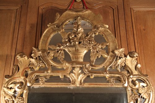Miroir aux pampres de vigne, bois doré, époque Louis XV - Miroirs, Trumeaux Style Louis XV