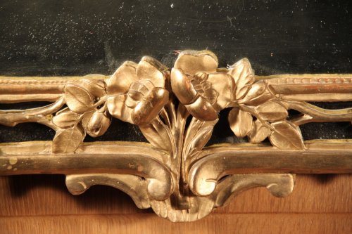 XVIIIe siècle - Miroir aux pampres de vigne, bois doré, époque Louis XV