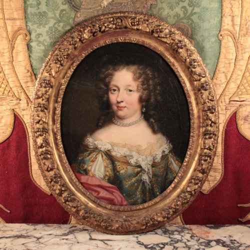 Portrait de Louise de La Rochefoucauld, signé Louis Ferdinand Elle ...