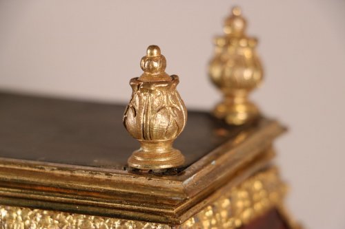 Antiquités - Pendule à poser de Balthazar Martinot, époque Louis XIV