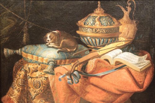 Nature-morte canine avec orfèvrerie, fin du XVIIe début XVIIIe siècle, école française - Tableaux et dessins Style Louis XIV