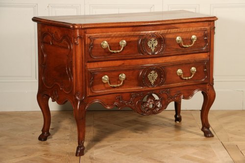 Nîmes Provencal Commode, Louis XV period - Furniture Style Louis XV