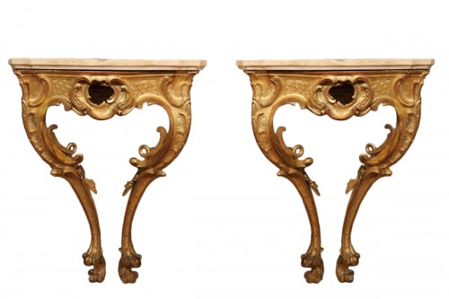 Paire de consoles d’applique en bois sculpté et doré, Italie vers 1760