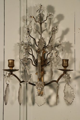 Paire d’appliques à pampilles, bronze doré et cristal, époque Louis XV - Luminaires Style Louis XV