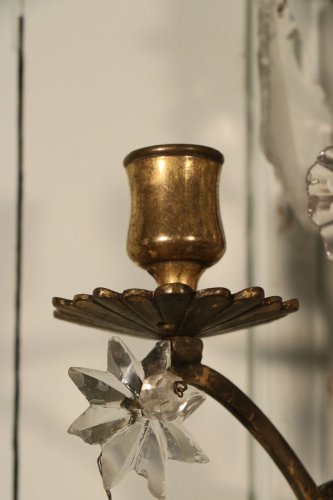 Paire d’appliques à pampilles, bronze doré et cristal, époque Louis XV - Galerie Pellat de Villedon