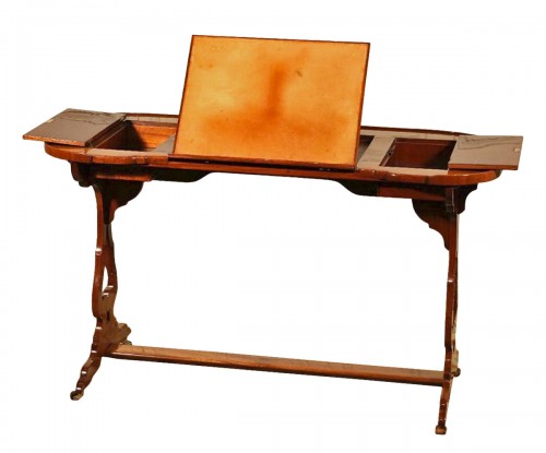 Table-liseuse en acajou et placage d'acajou, époque louis XVI