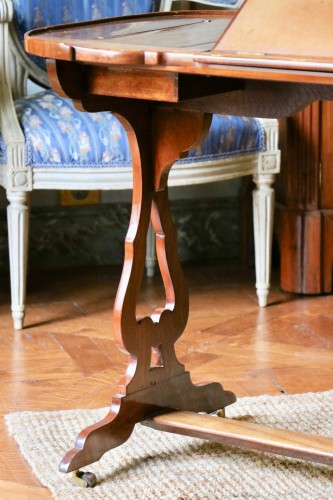 Mahogany reading table circa 1780 - Furniture Style Louis XVI