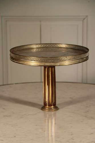 Guéridon à thé fin XVIIIe siècle en acajou, laiton et bronze doré - Mobilier Style Louis XVI