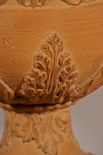 Vase Médicis en terre cuite, époque Louis XVI - Galerie Pellat de Villedon