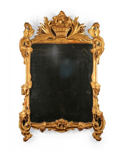 Miroir, époque Louis XV, bois sculpté et doré, Provence
