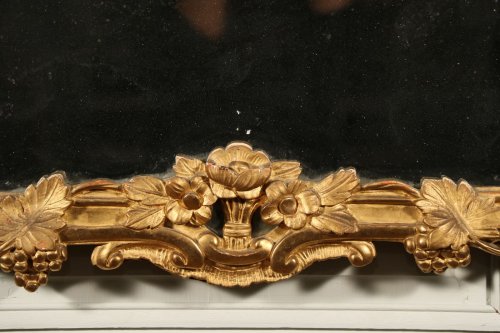 Miroirs, Trumeaux  - Miroir, époque Louis XV, bois sculpté et doré, Provence