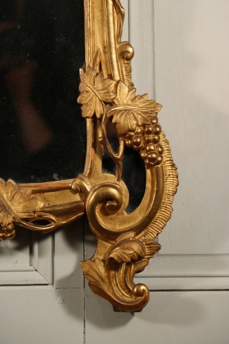 Miroir, époque Louis XV, bois sculpté et doré, Provence - Galerie Pellat de Villedon