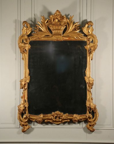 Louis XV - Miroir, époque Louis XV, bois sculpté et doré, Provence