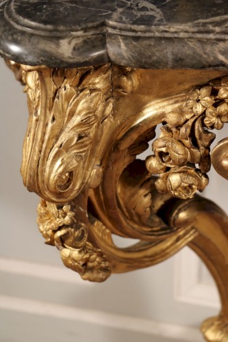 Gilded wood console circa 1760 - 