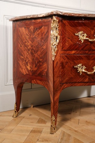 Commode Louis XV estampillée CAREL - Mobilier Style Louis XV