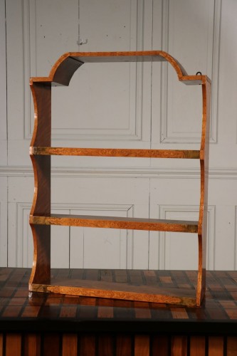 Paire d'étagères à suspendre, attribuées à Thomas Hache - Mobilier Style Louis XIV
