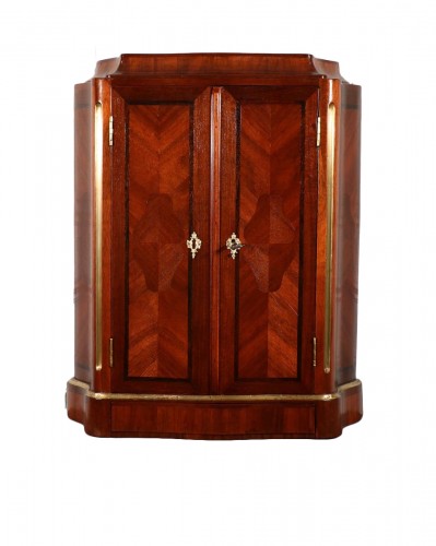 Armoire de cabinet, époque Régence