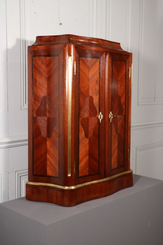 Armoire de cabinet, époque Régence - Mobilier Style Régence