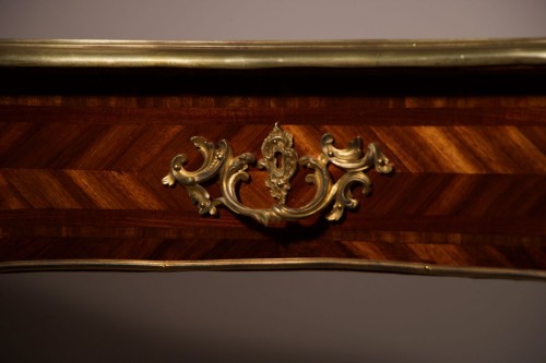 Bureau plat, début du règne de Louis XV - Mobilier Style Louis XV