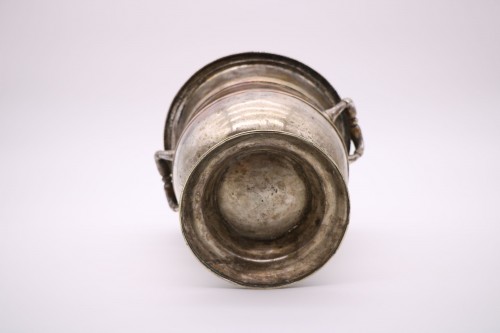 XVIIe siècle - Paire de rafraîchissoirs en forme de seau en métal argenté