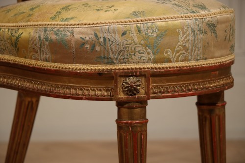 Louis XVI - Paire de voyeuses en bois doré